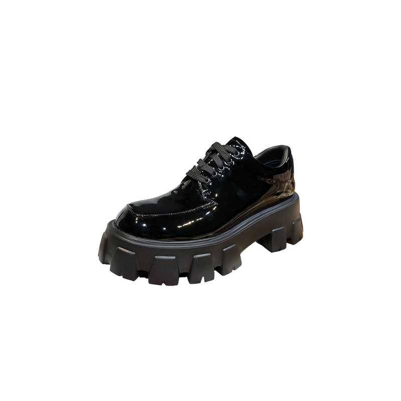 Elegant Women's Platform Shoe A Woman With A Platform And A Single Shoe | Ectron Online