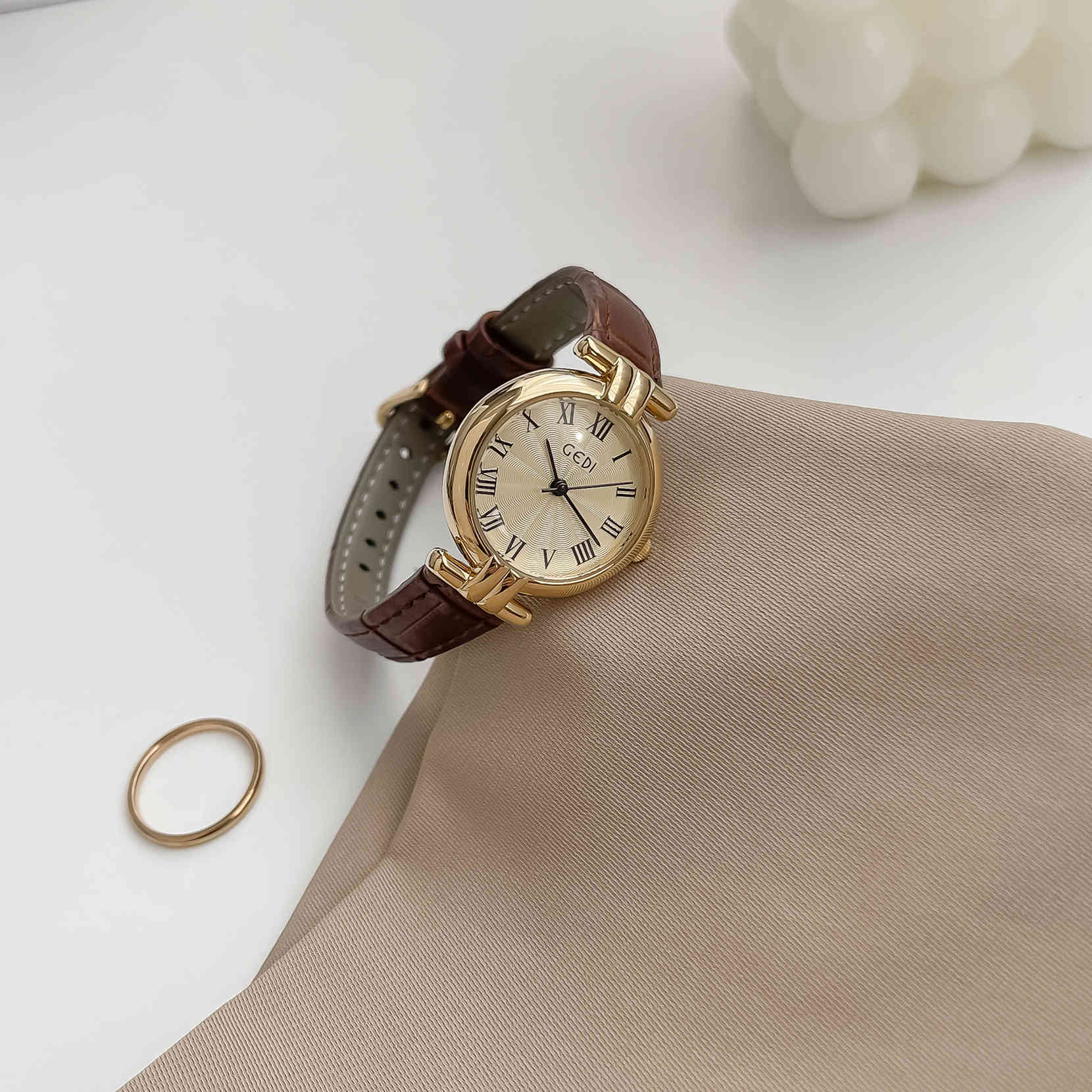 Unique Retro Simple Watch for Women Women's Simple Retro Minority Watch | Ectron Online