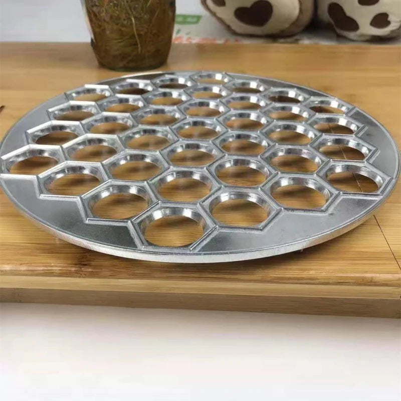 Pelmeni dumpling mold